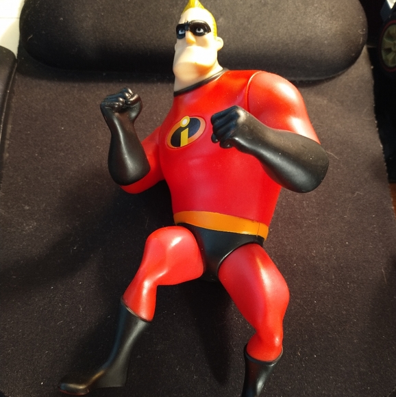 The Incredibles - Mr Incredible 6" Action Figure McDonalds Happy Meal 2005 - Picture 2 of 3